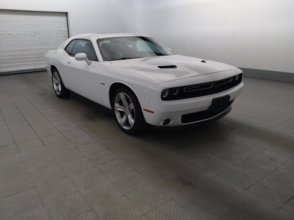 Used 2016 Dodge Challenger R/T w/ Driver Convenience Group RWD image 13