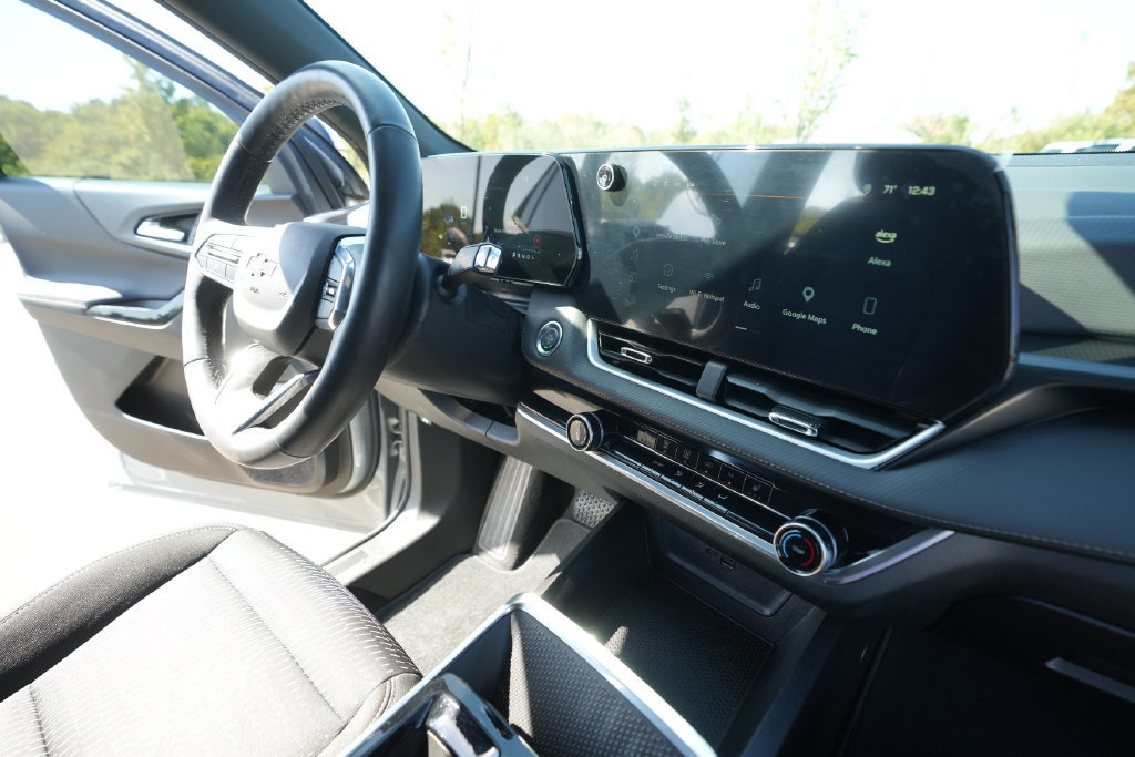 Used 2025 Chevrolet Equinox LT w/ Midnight Edition FWD image 37
