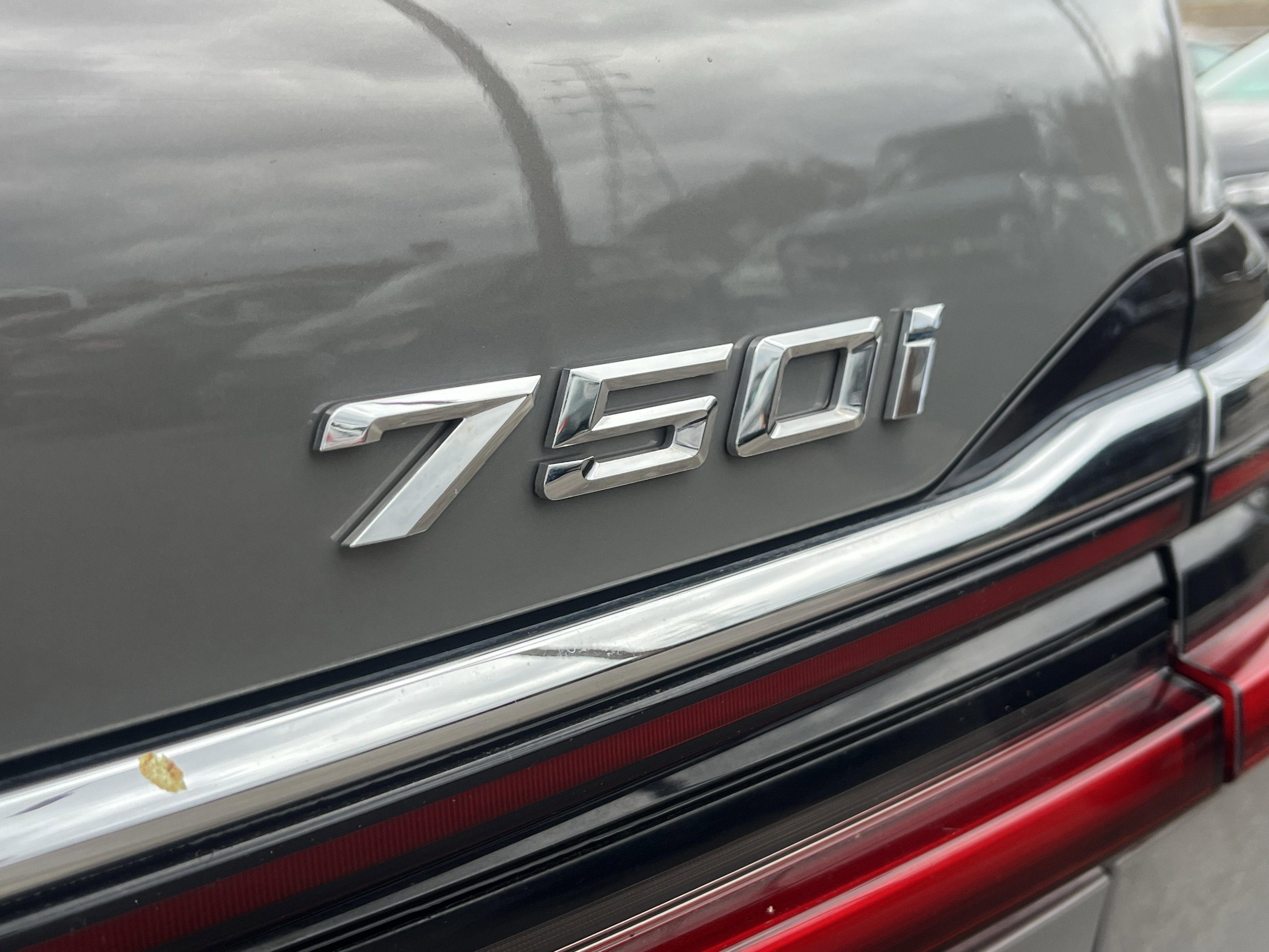 Used 2022 BMW 750i xDrive w/ Executive Package image 9