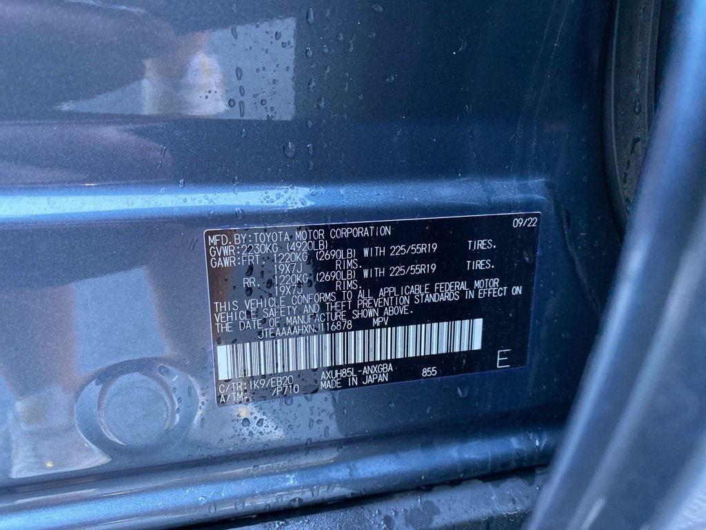 Used 2022 Toyota Venza XLE image 30