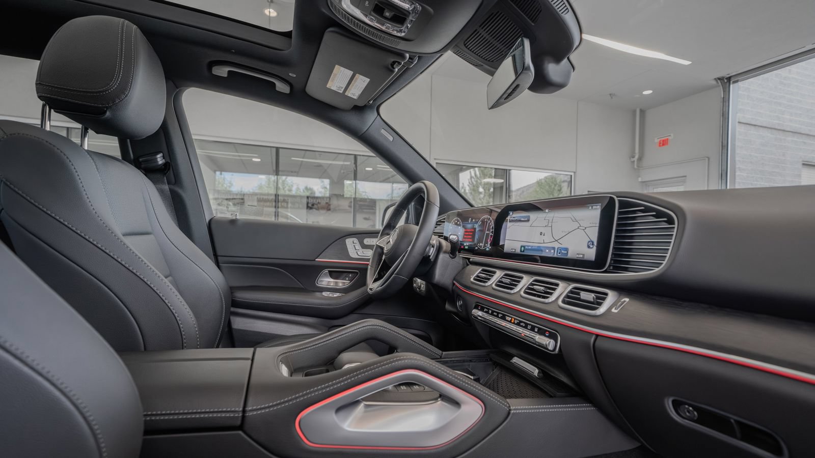 Used 2025 Mercedes-Benz GLE 450e 4MATIC image 17