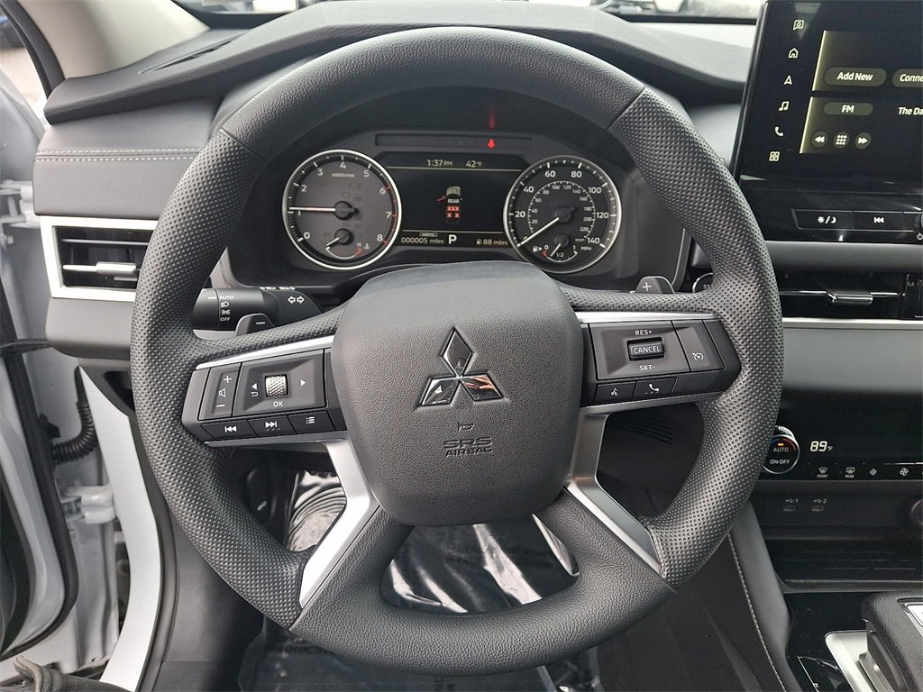 New 2026 Mitsubishi Outlander ES image 11