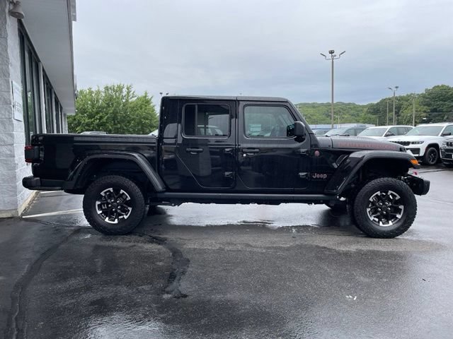 Used 2024 Jeep Gladiator Rubicon AWD/4WD image 4