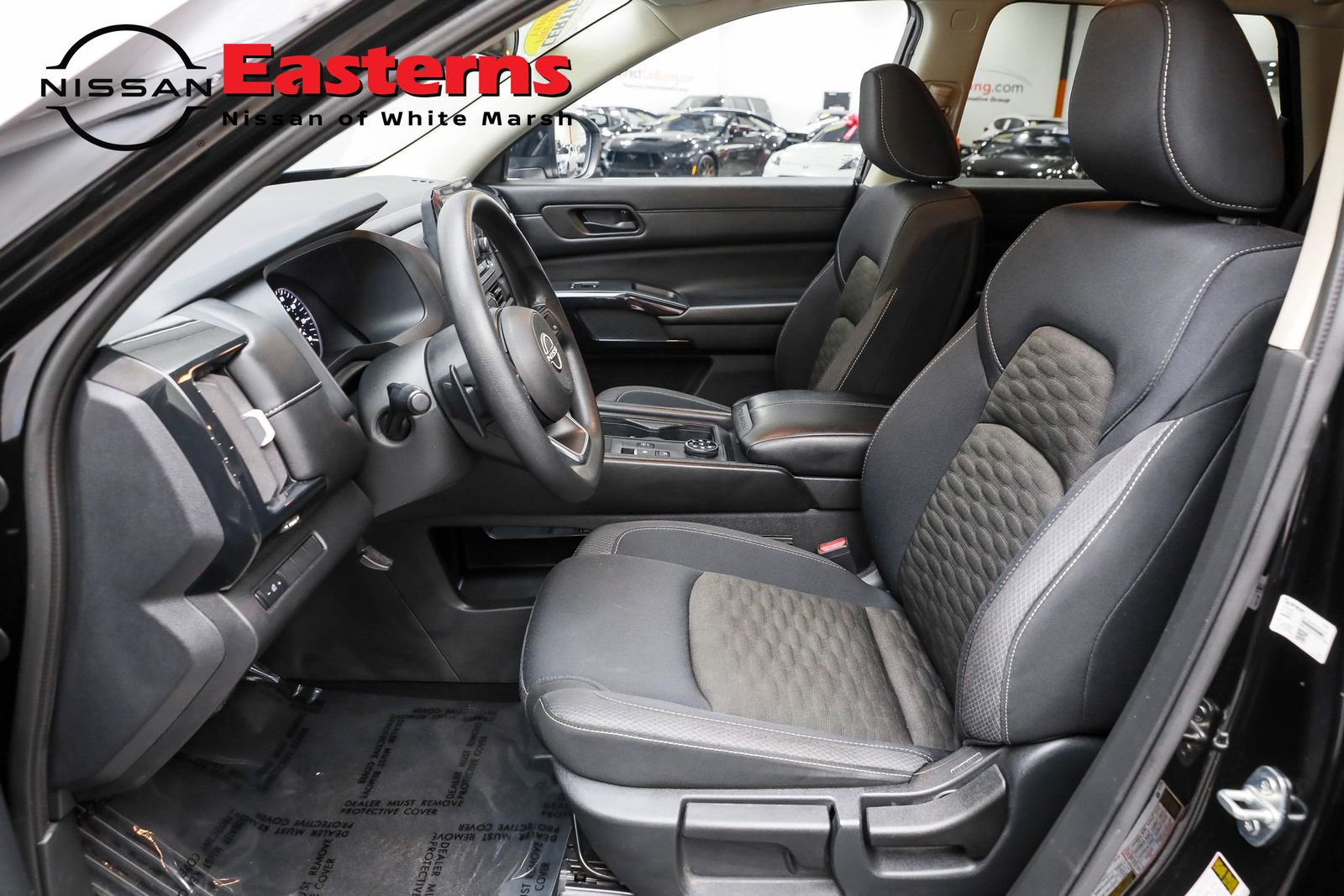 Used 2024 Nissan Pathfinder S image 17