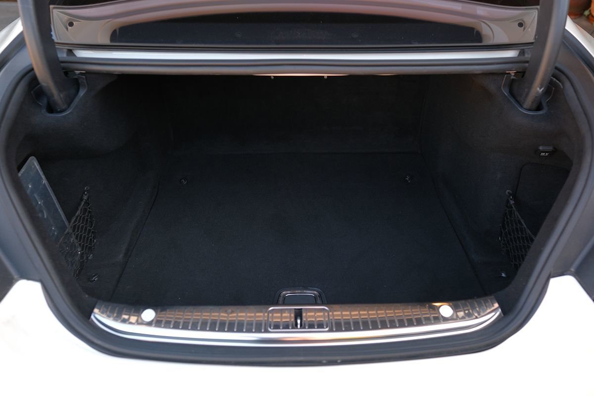 Used 2019 Mercedes-Benz S 560 Sedan image 34