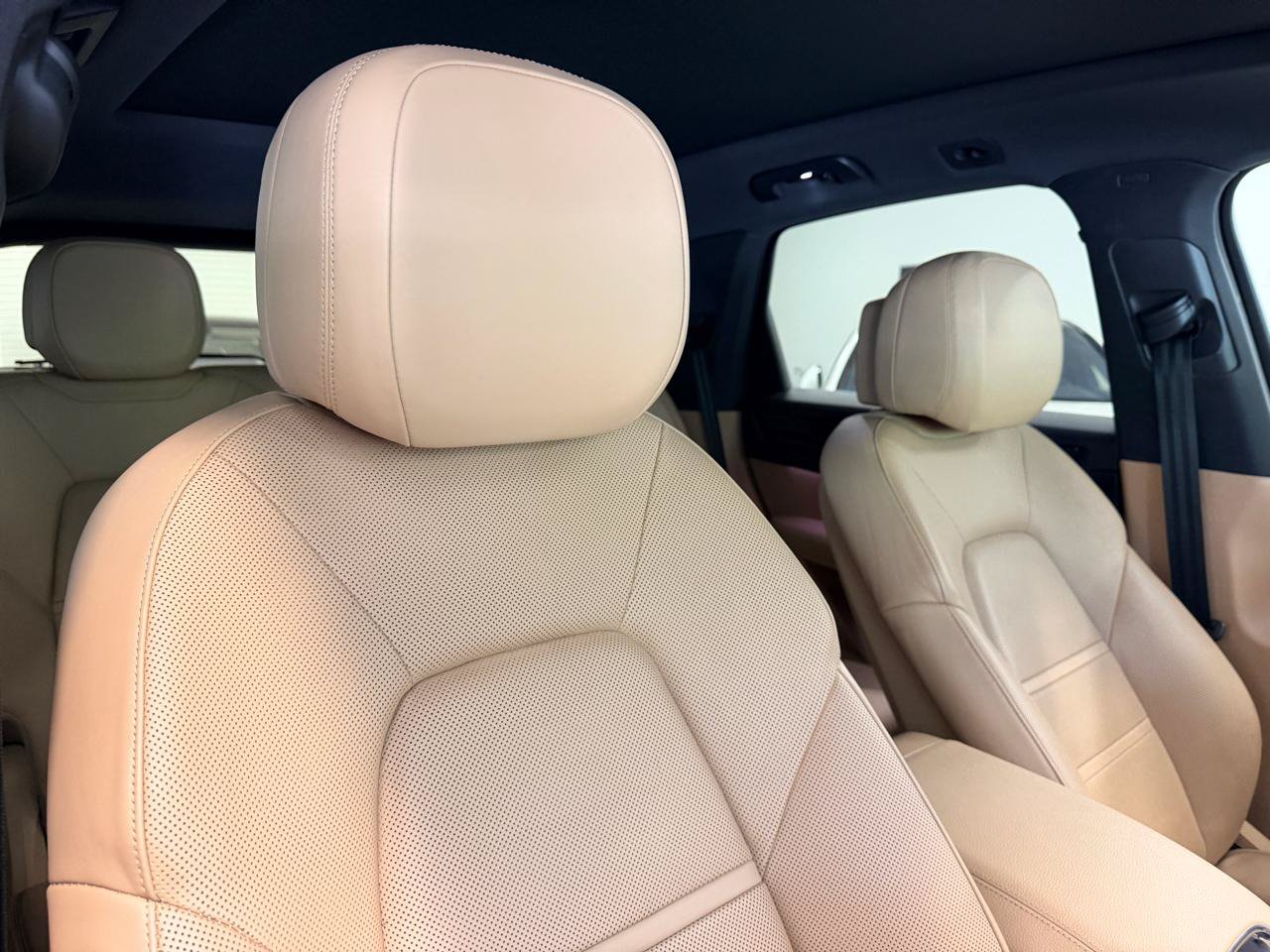 Used 2019 Porsche Cayenne AWD/4WD image 29