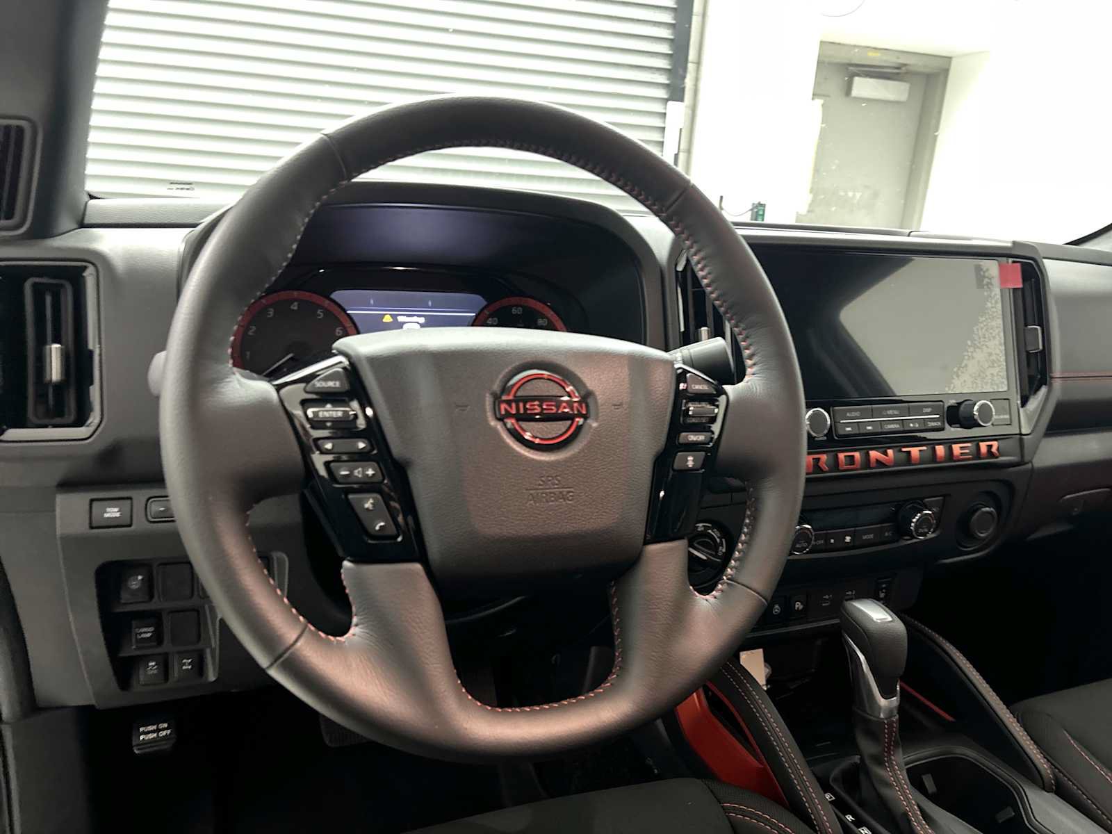 Used 2026 Nissan Frontier PRO-4X w/ Tow Package AWD/4WD image 11
