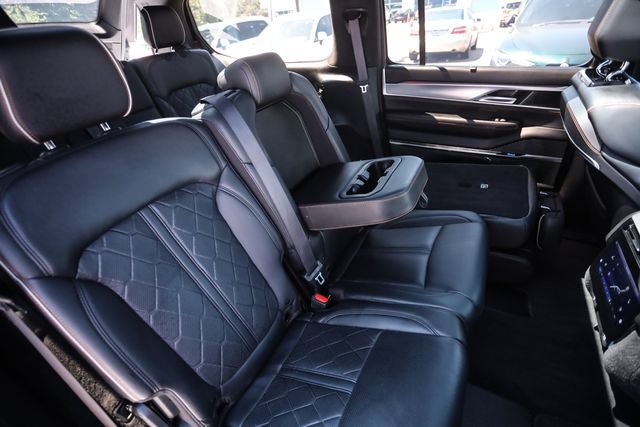 Used 2022 Jeep Grand Wagoneer Series III w/ Flexible Seating Group AWD/4WD image 83