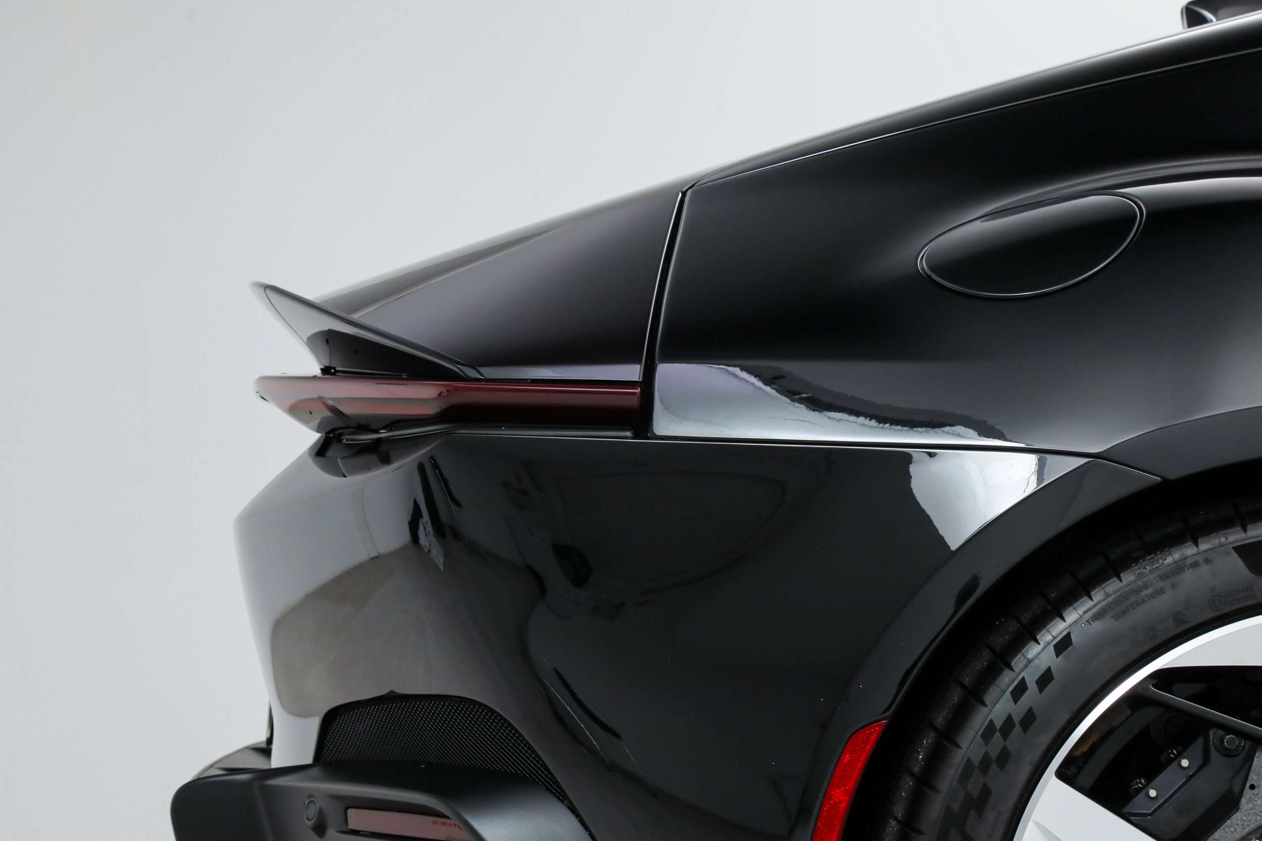 Certified 2025 Ferrari 12Cilindri RWD image 18
