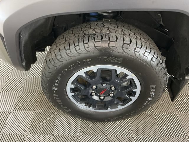 Used 2024 Toyota Tacoma TRD Off-Road w/ TRD Off Road Premium Package AWD/4WD image 30