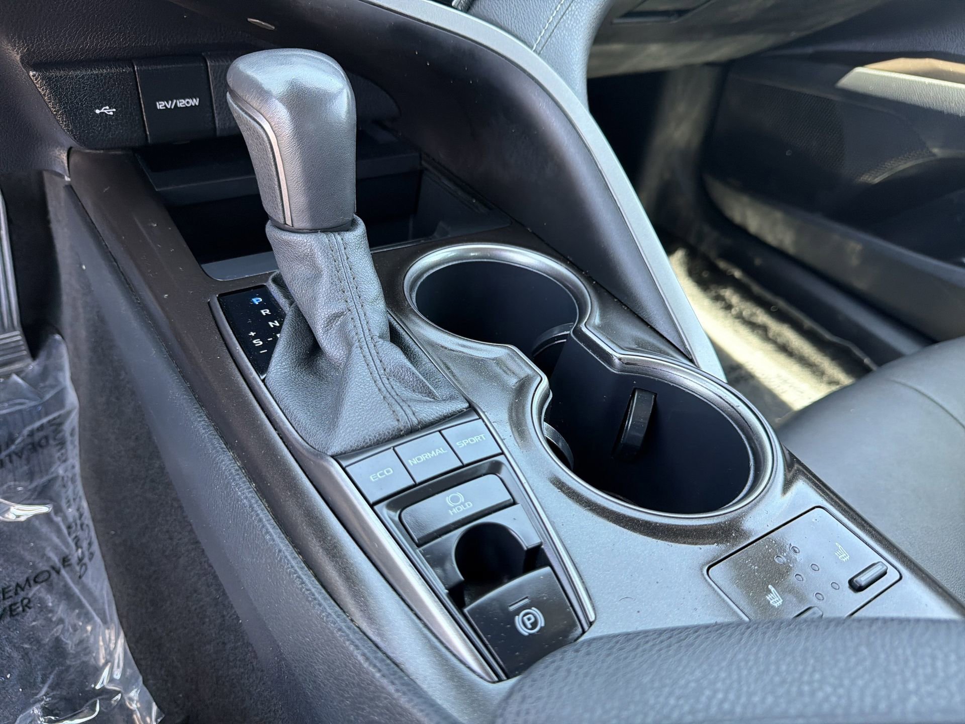 Used 2024 Toyota Camry XSE FWD image 12