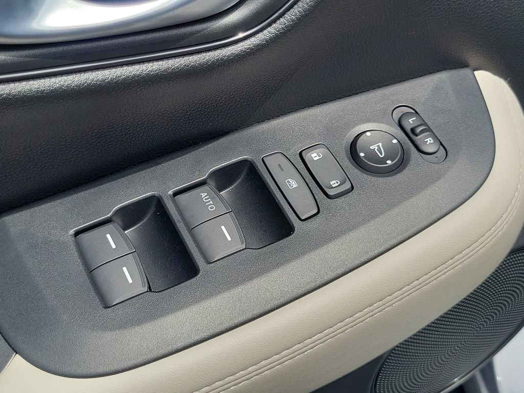 Certified 2026 Honda HR-V LX image 21