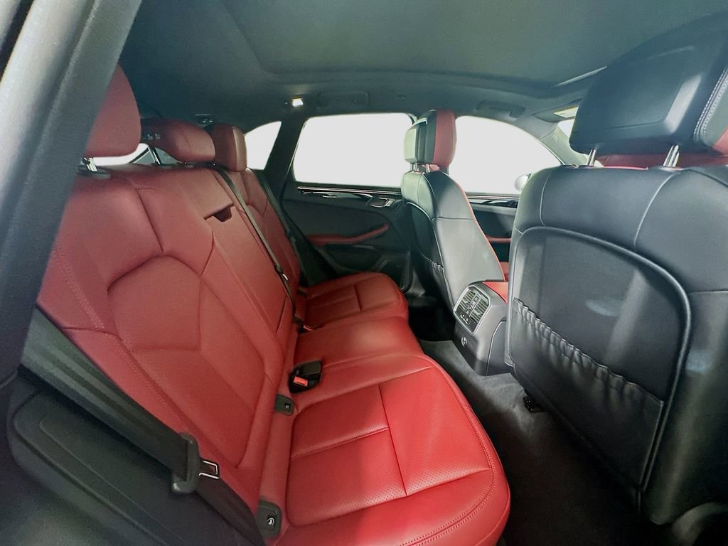 Certified 2026 Porsche Macan image 28