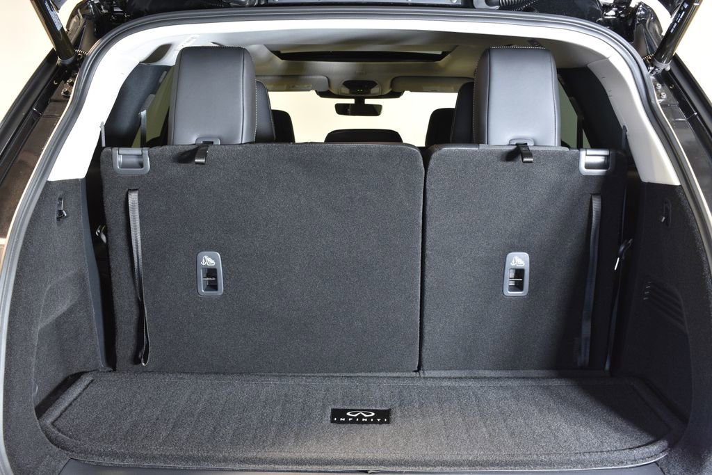 Certified 2026 INFINITI QX60 Luxe w/ Family Package image 29