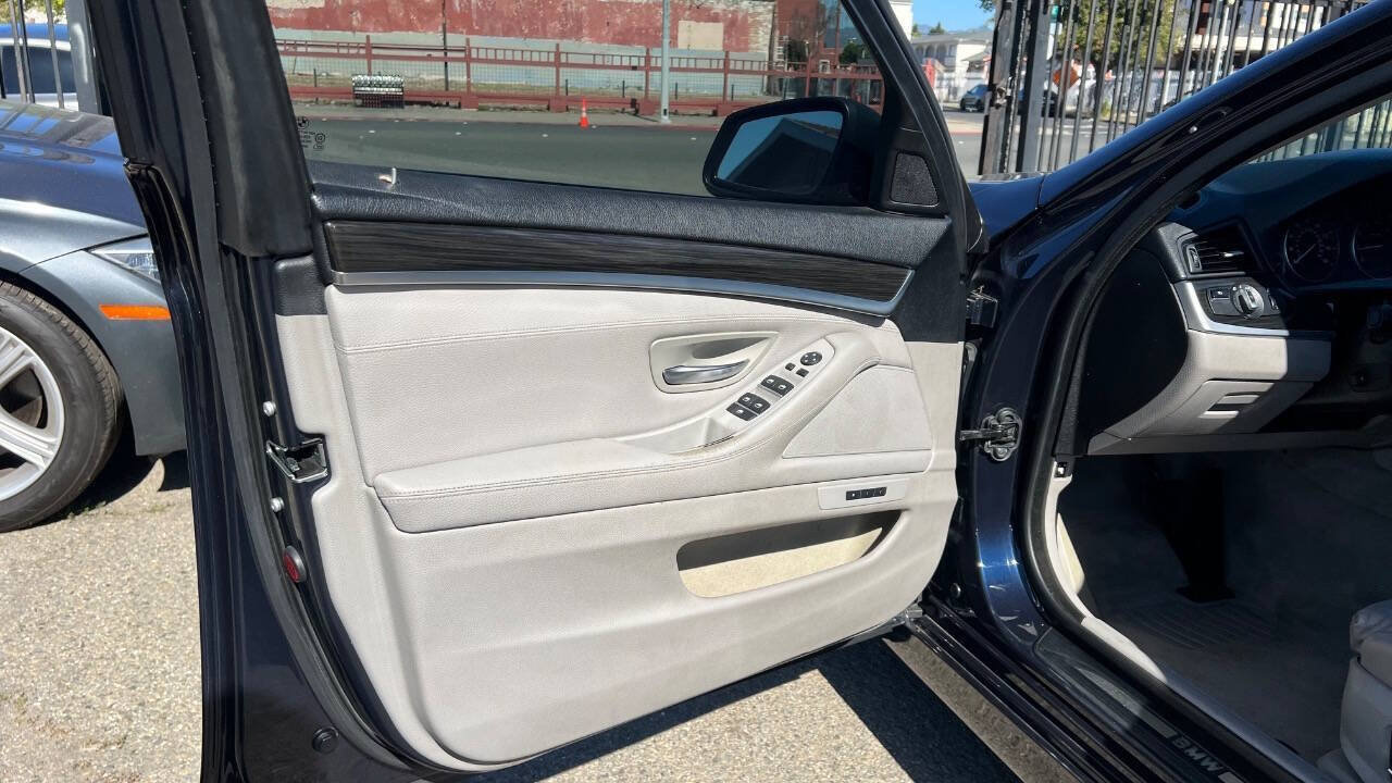 Used 2013 BMW 535i Sedan RWD image 25