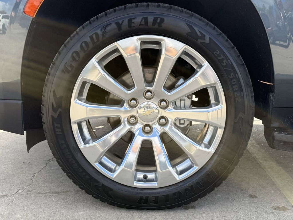 Used 2021 Chevrolet Suburban Premier w/ Premium Package image 9