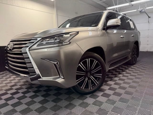 Used 2019 Lexus LX 570 4WD w/ Luxury Package image 3