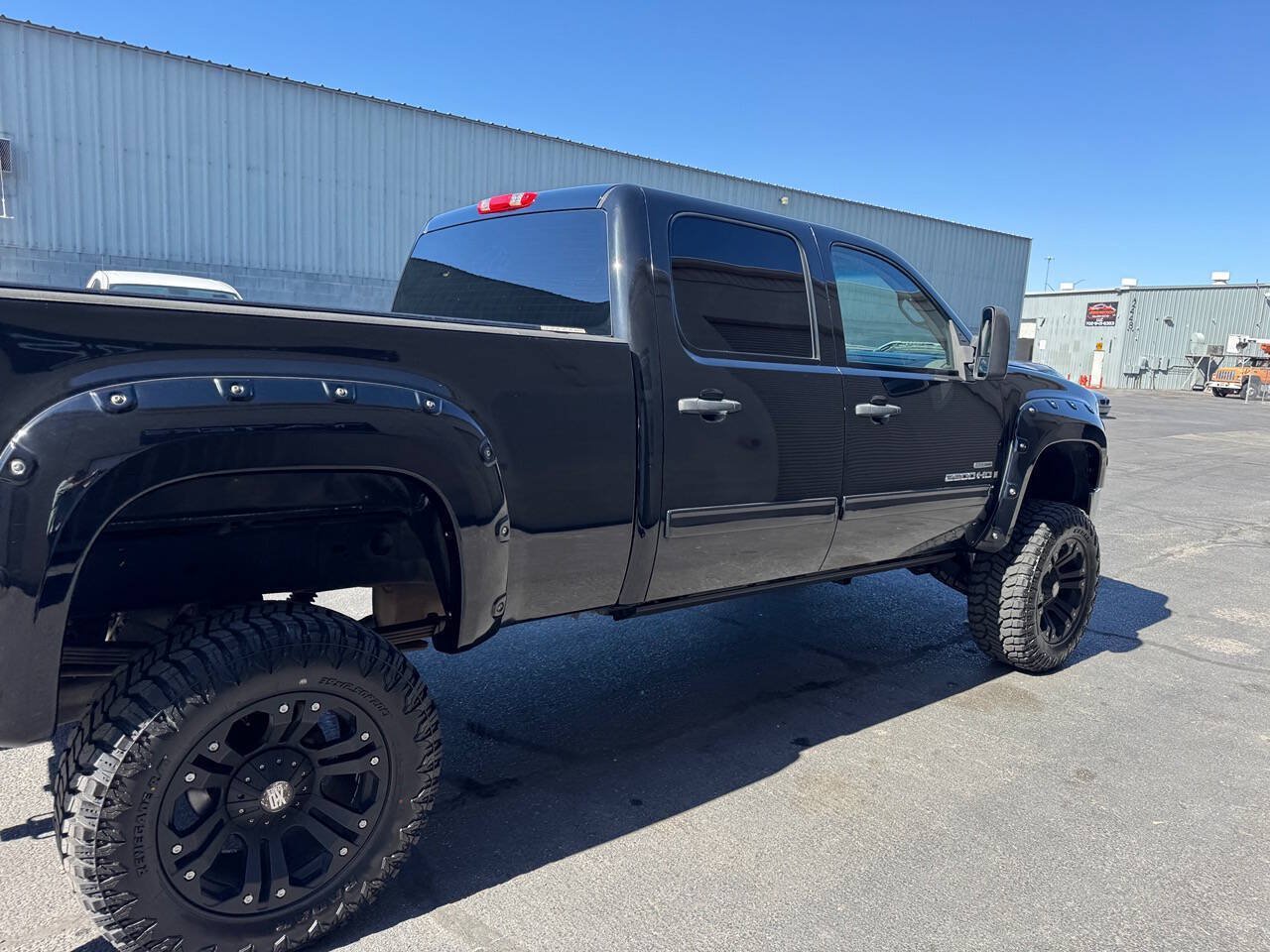Used 2007 GMC Sierra 2500 SLE w/ Z71 Off-Road Package AWD/4WD image 10