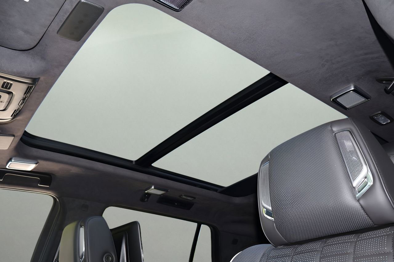 Certified 2024 Cadillac Escalade Premium Luxury Platinum image 32