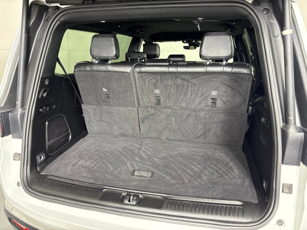 Used 2024 Jeep Wagoneer Series II w/ Flexible Seating Group RWD image 29