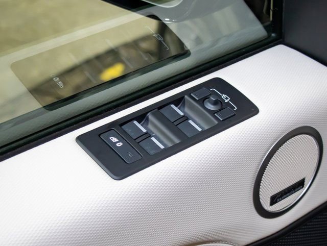 Used 2026 Land Rover Discovery Dynamic SE image 14