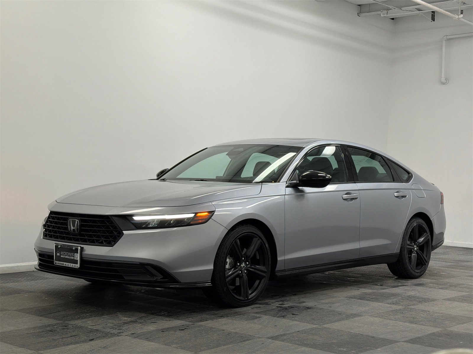 Used 2023 Honda Accord Sport image 1
