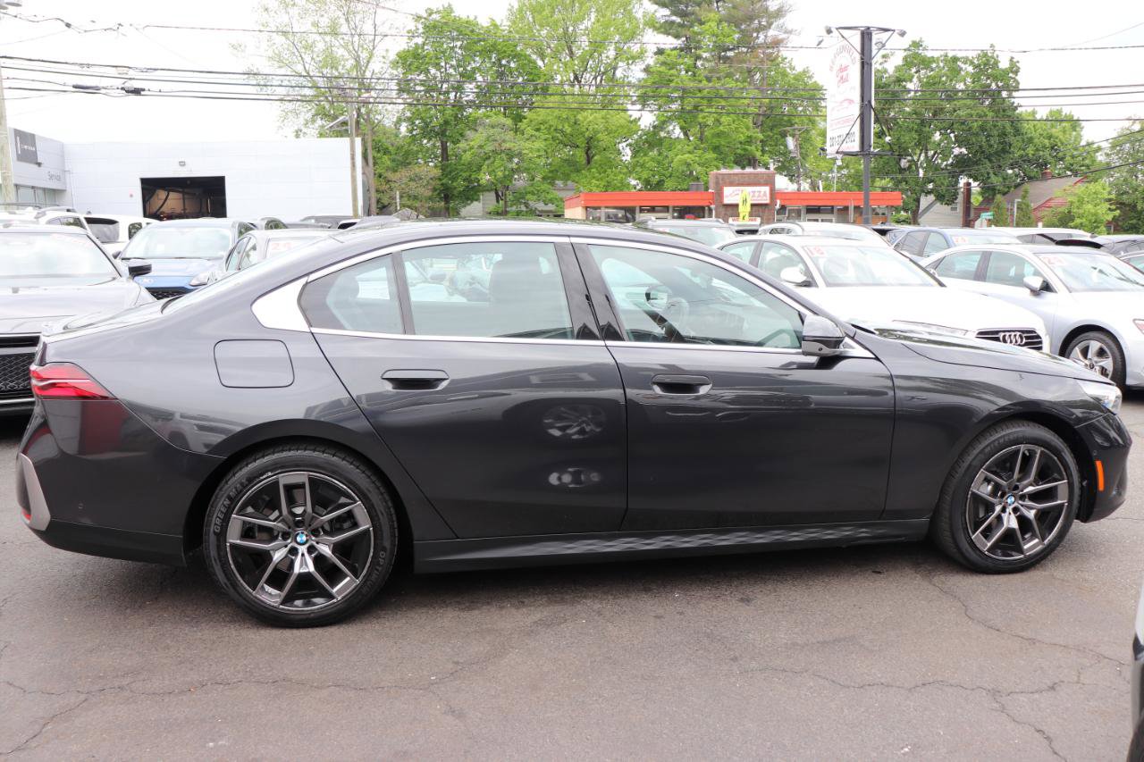Used 2026 BMW 530i xDrive AWD/4WD image 6