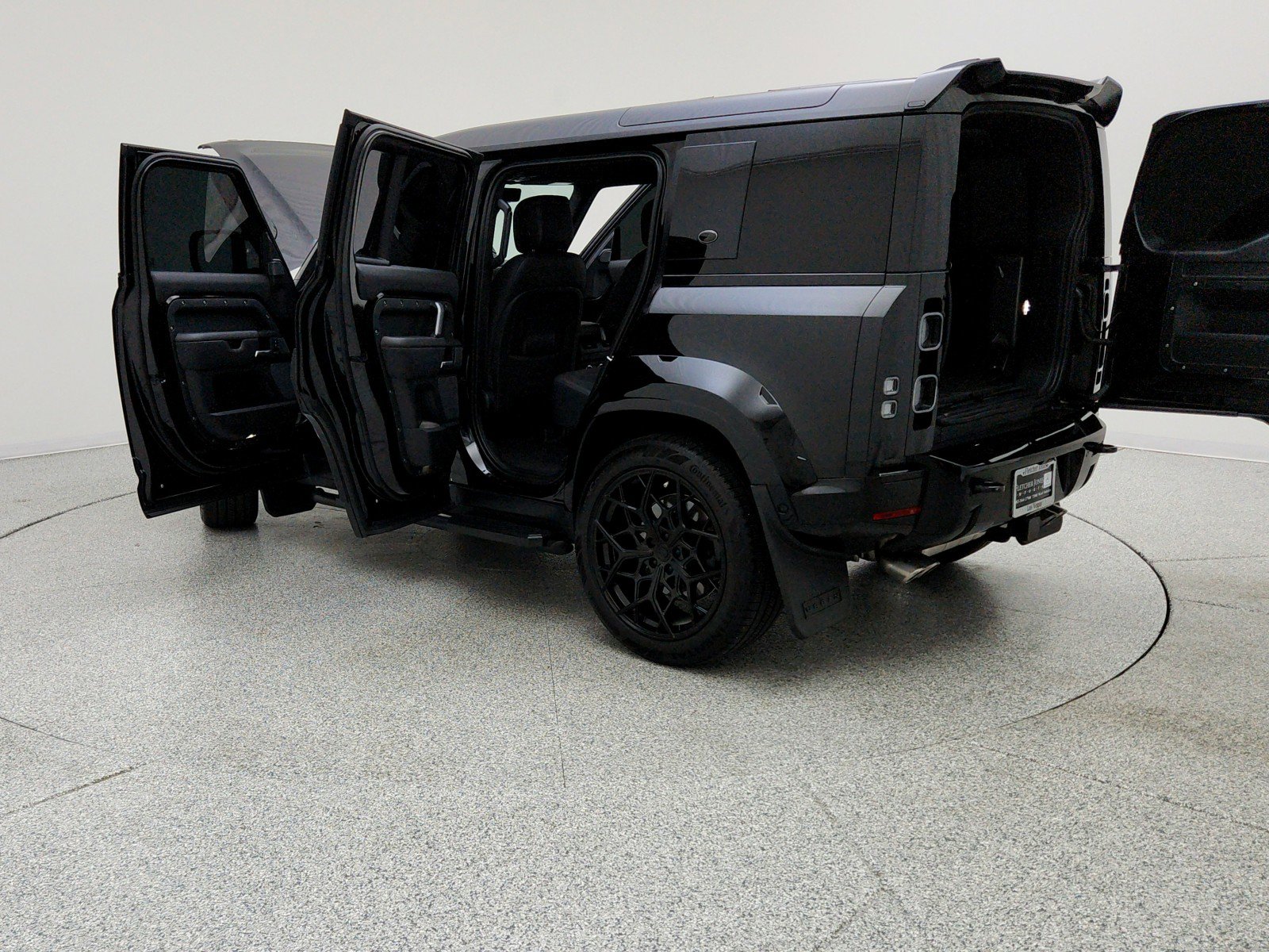 Used 2024 Land Rover Defender 110 V8 image 12