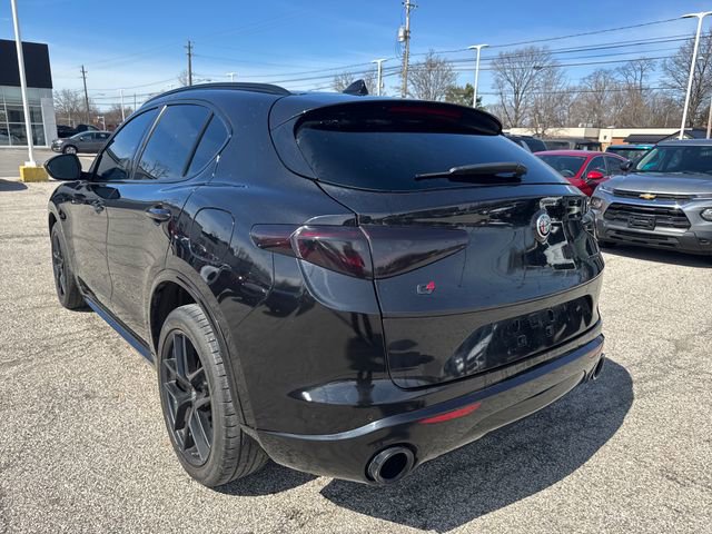 Used 2020 Alfa Romeo Stelvio Ti w/ Nero Edizione image 9