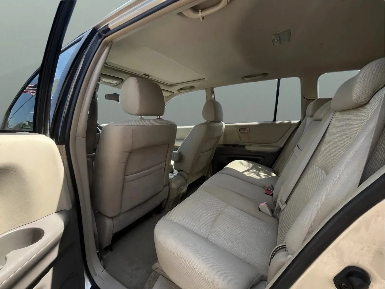 Used 2005 Toyota Highlander 4WD V6 w/ 3rd Row image 6