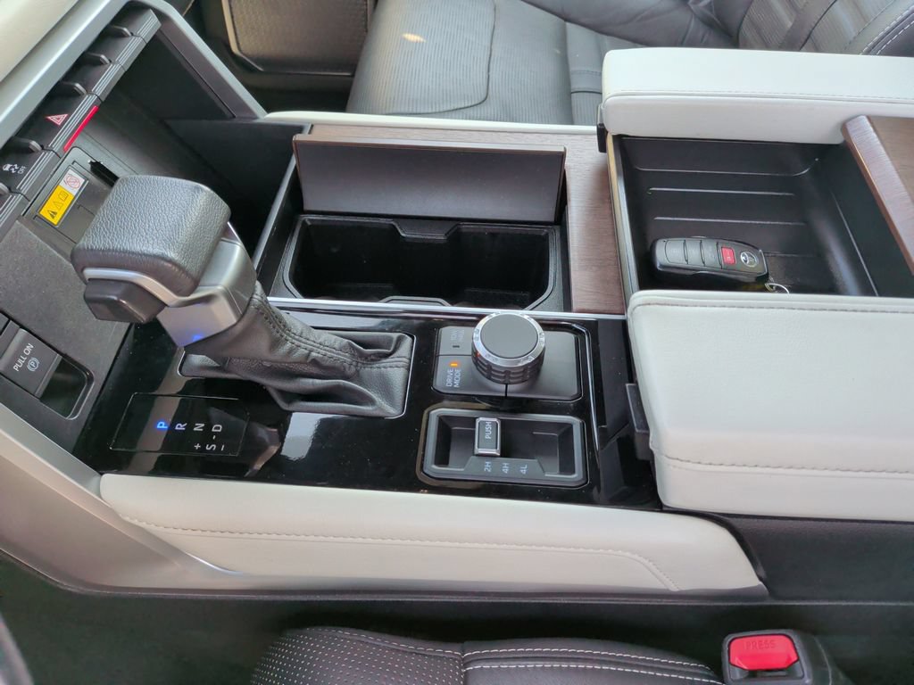 Used 2023 Toyota Sequoia Capstone AWD/4WD image 21