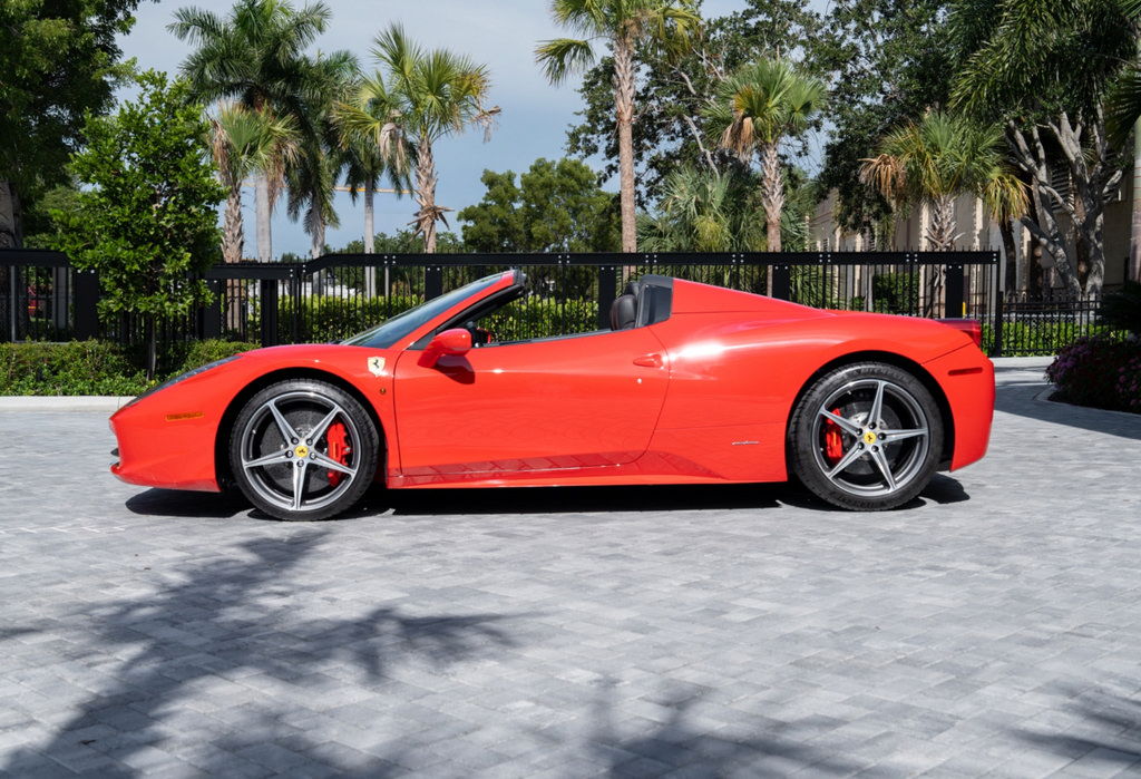 Used 2013 Ferrari 458 Spider RWD image 8