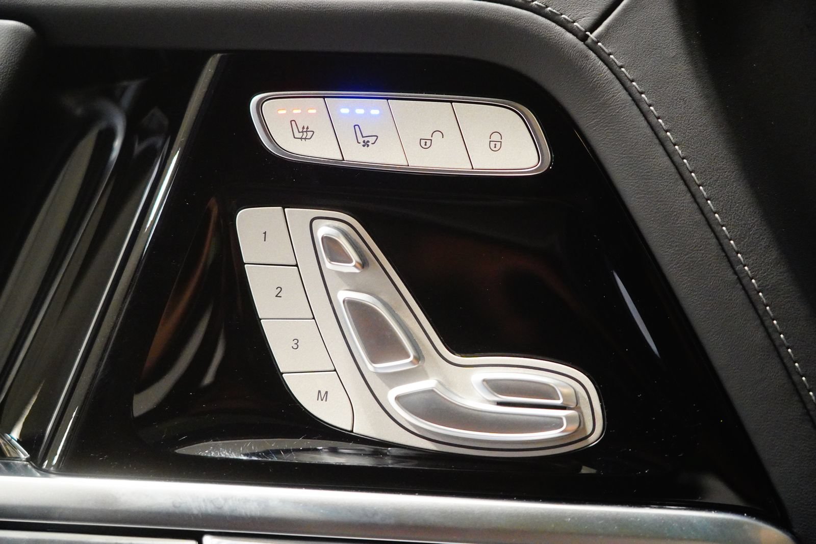 Certified 2025 Mercedes-Benz G 550 image 28