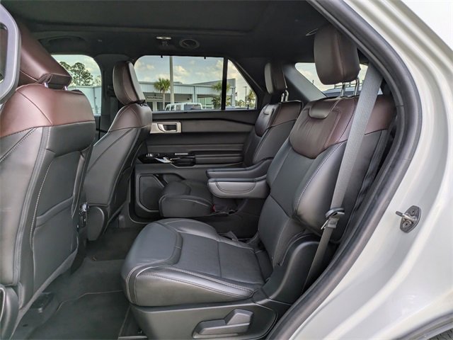 Used 2022 Ford Explorer Platinum w/ Technology Package image 15
