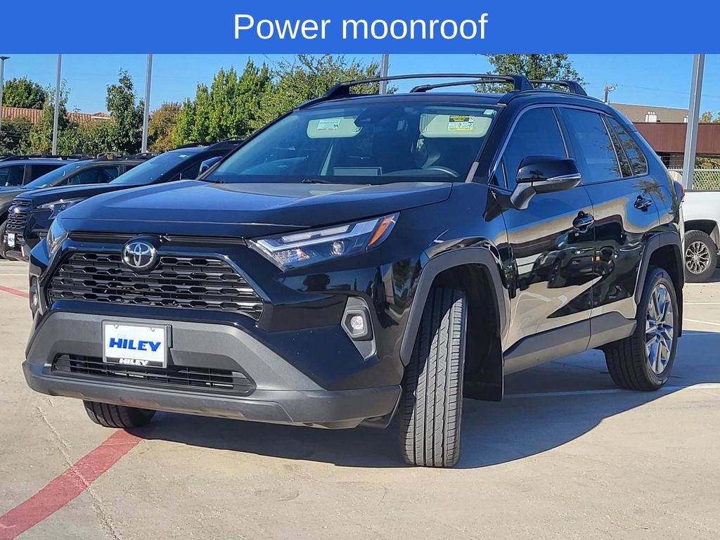 Used 2022 Toyota RAV4 XLE Premium image 2