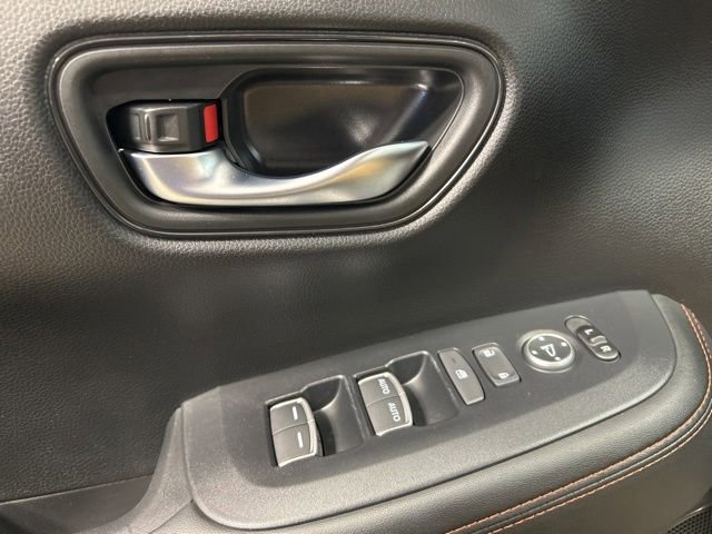 Certified 2025 Honda HR-V Sport image 23