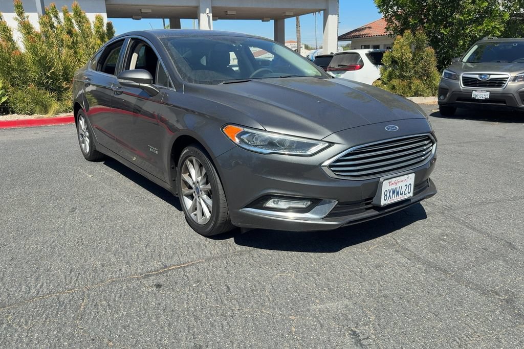 Used 2017 Ford Fusion Energi SE FWD image 3