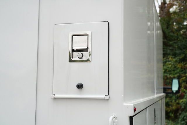 Used 2023 Mercedes-Benz Sprinter 3500 image 23