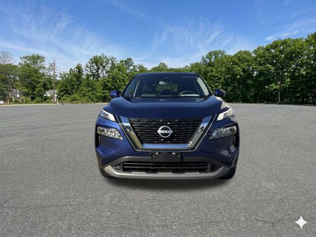 Used 2023 Nissan Rogue SV AWD/4WD image 3