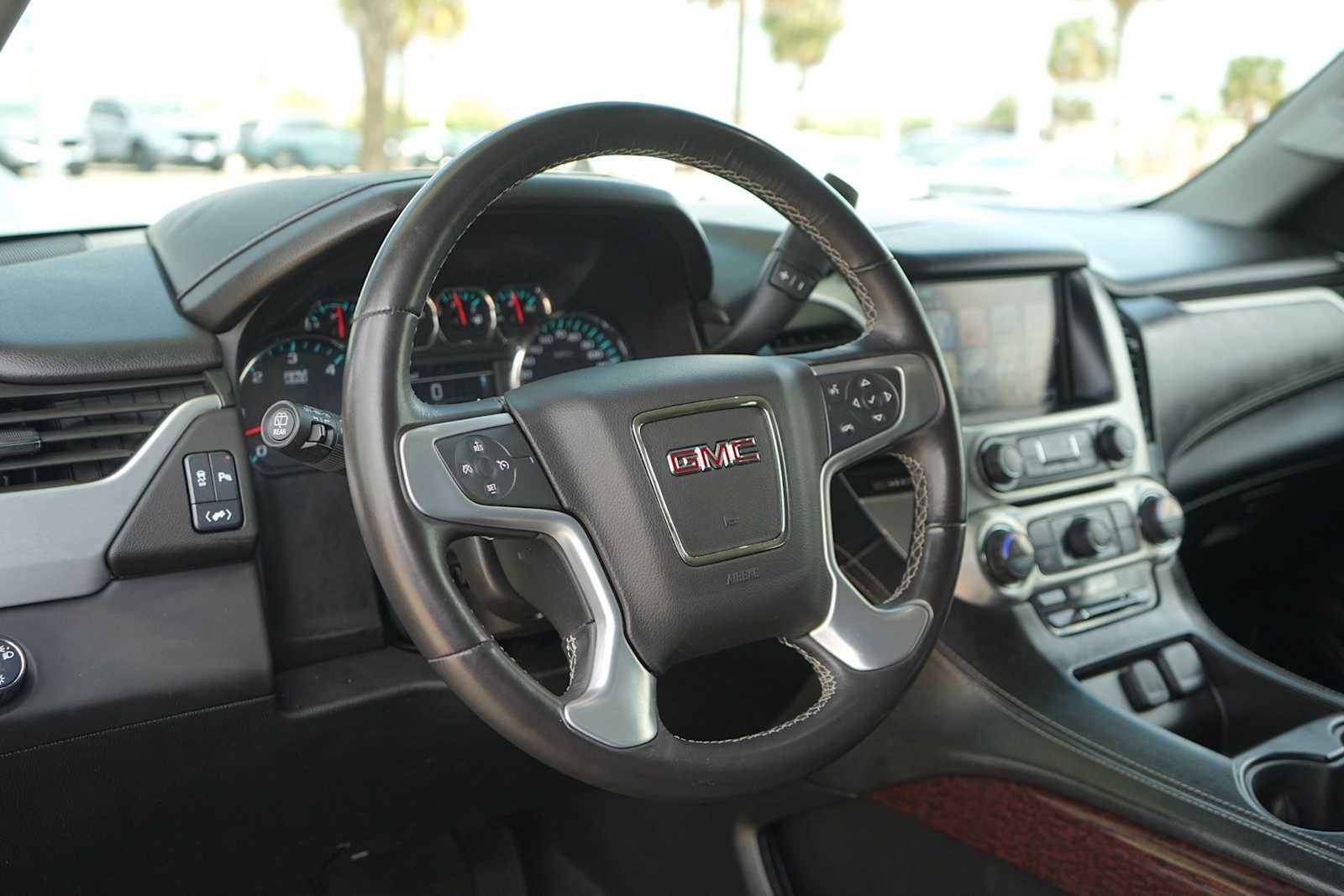 Used 2018 GMC Yukon SLE w/ Convenience Package image 2