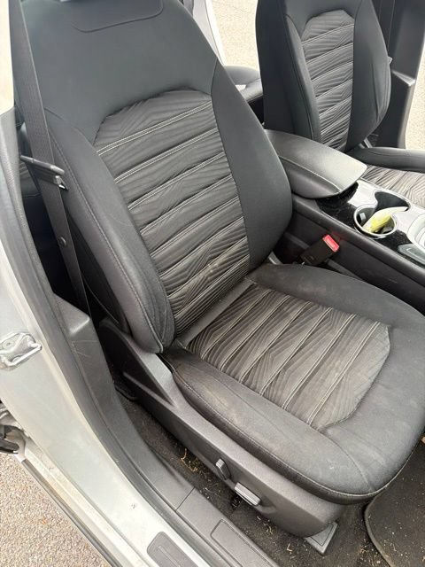 Used 2016 Ford Fusion SE FWD image 29