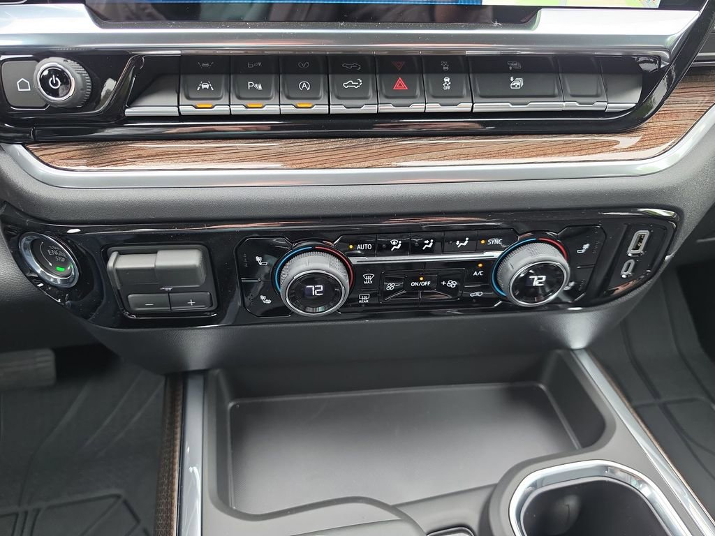 New 2026 Chevrolet Silverado 1500 RST w/ Redline Edition AWD/4WD image 17