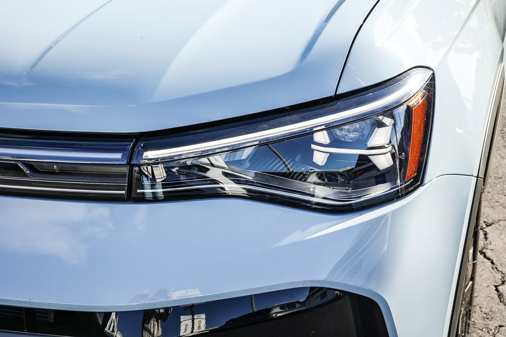 New 2026 Volkswagen Taos SE image 17