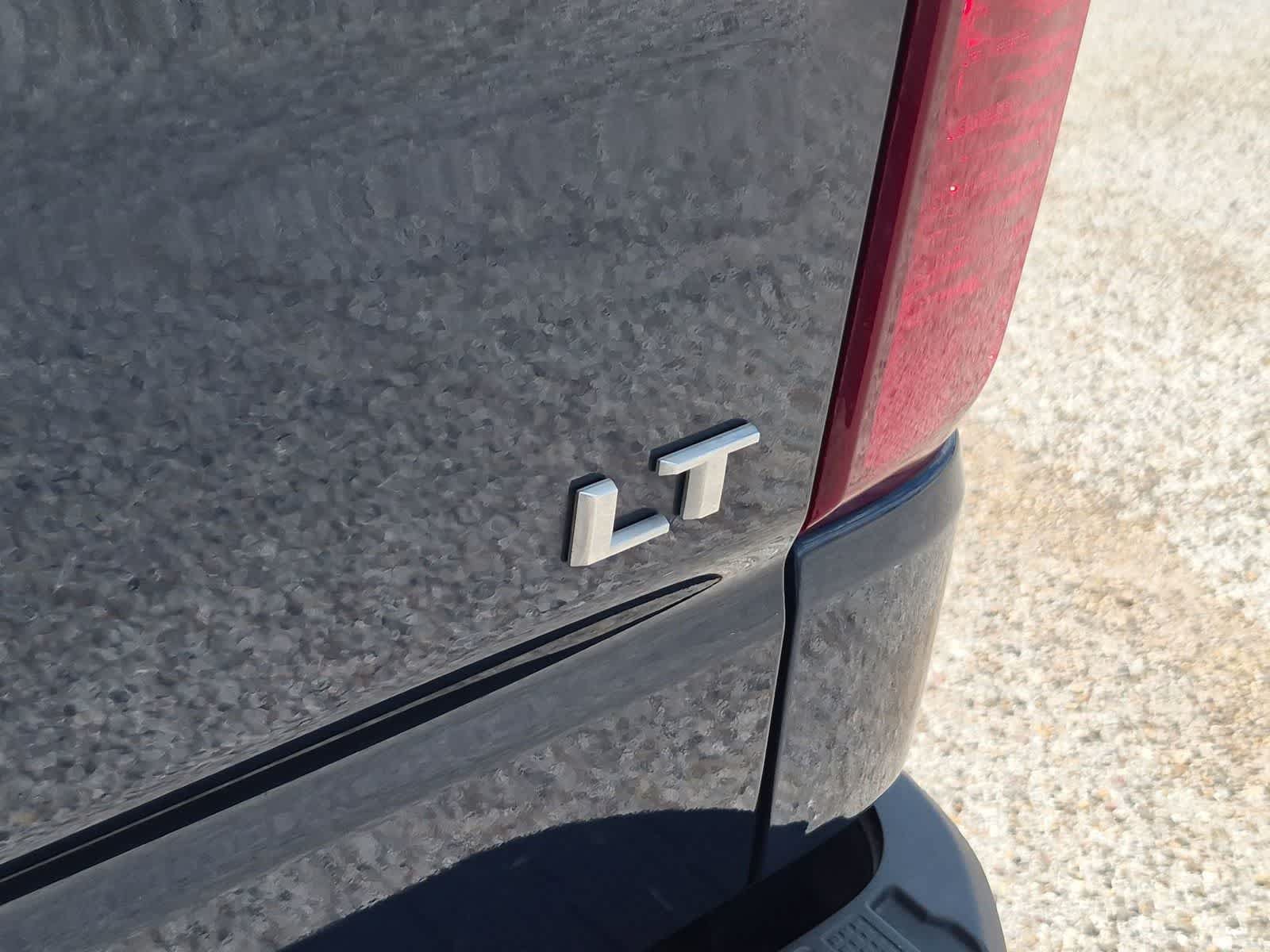 Used 2023 Chevrolet Silverado 1500 LT AWD/4WD image 31