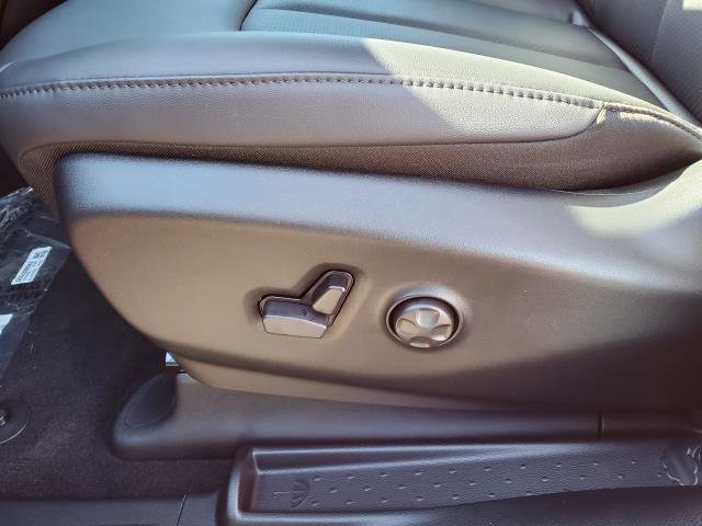 New 2026 Chrysler Pacifica Select image 6