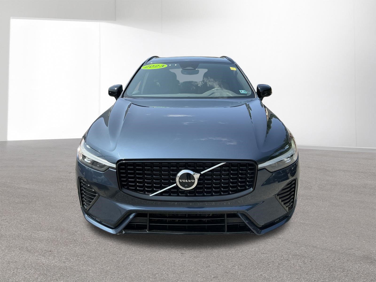 Used 2023 Volvo XC60 B5 Plus w/ Protection Package Premier AWD/4WD image 8