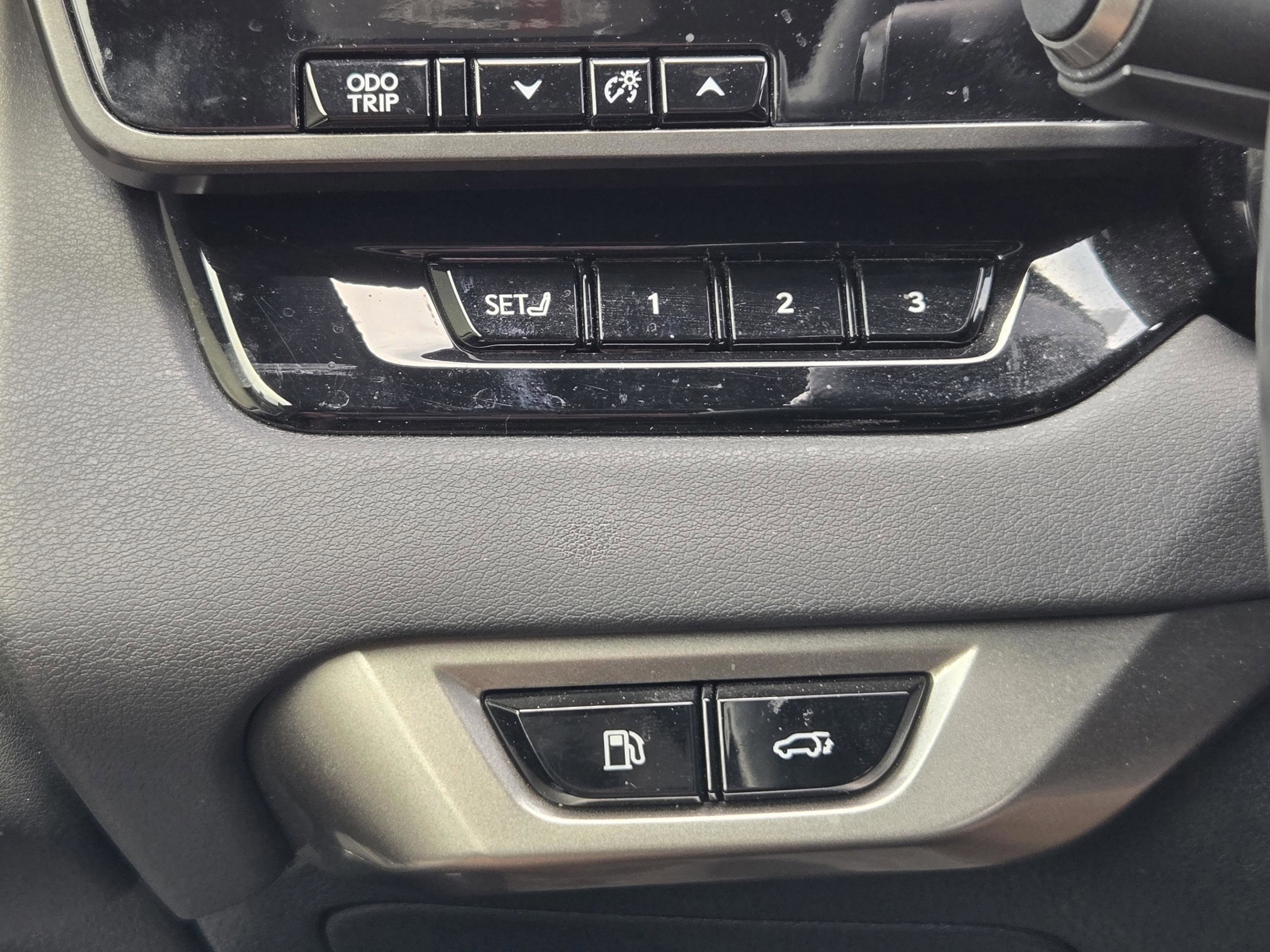 Used 2023 Lexus RX 350 Premium w/ Accessory Package (Z1) image 30