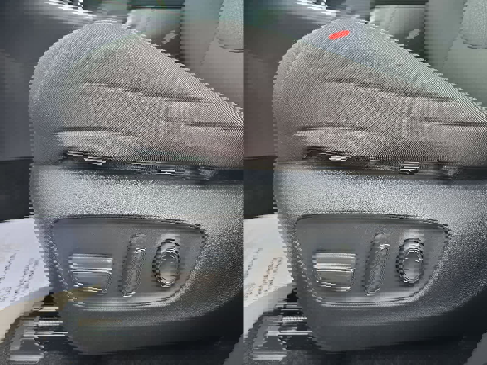 Used 2025 Toyota RAV4 XLE image 18