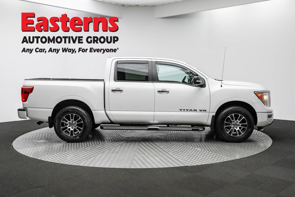 Used 2020 Nissan Titan SV w/ SV Convenience Package image 4