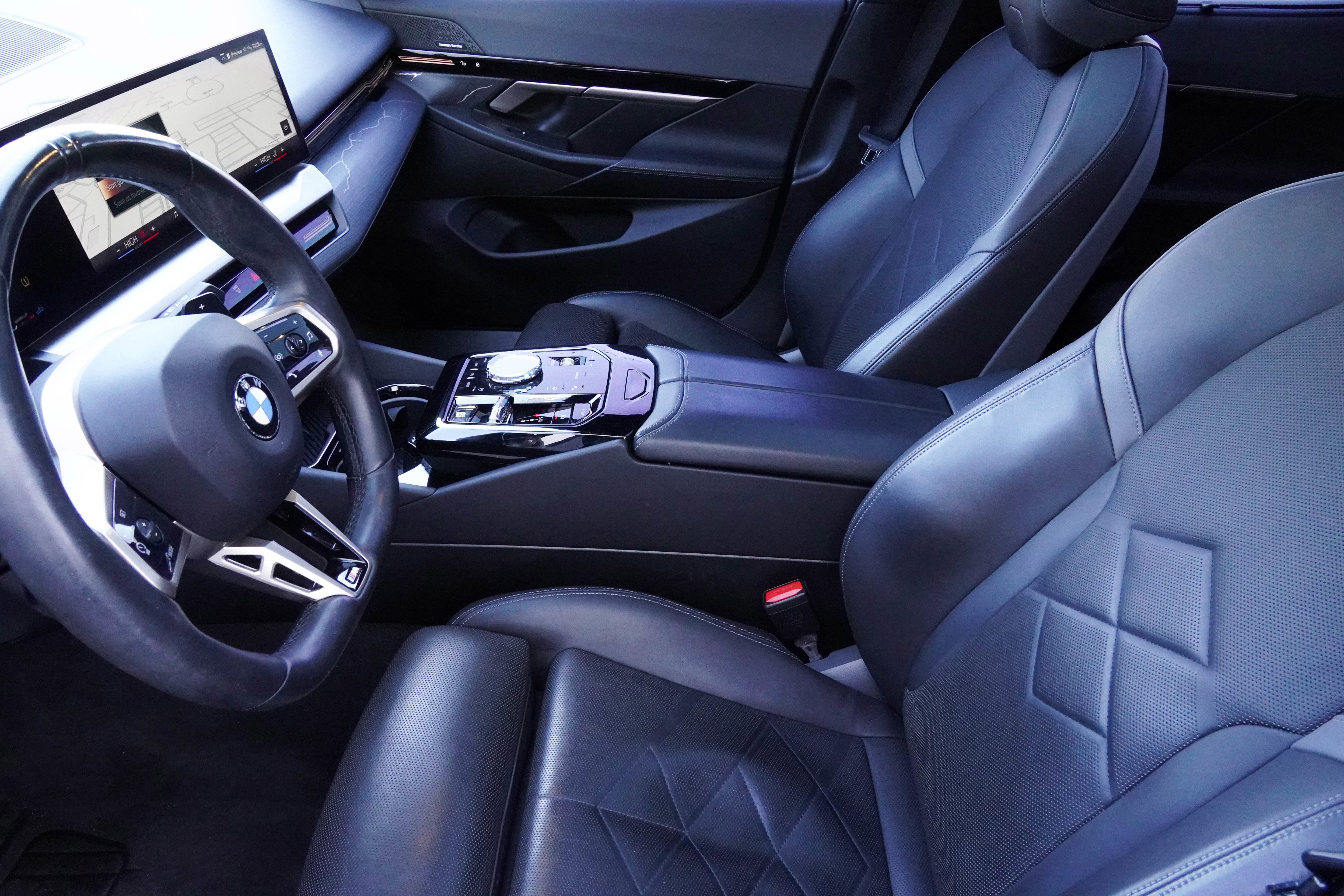 Certified 2024 BMW 530i w/ Executive Package image 11